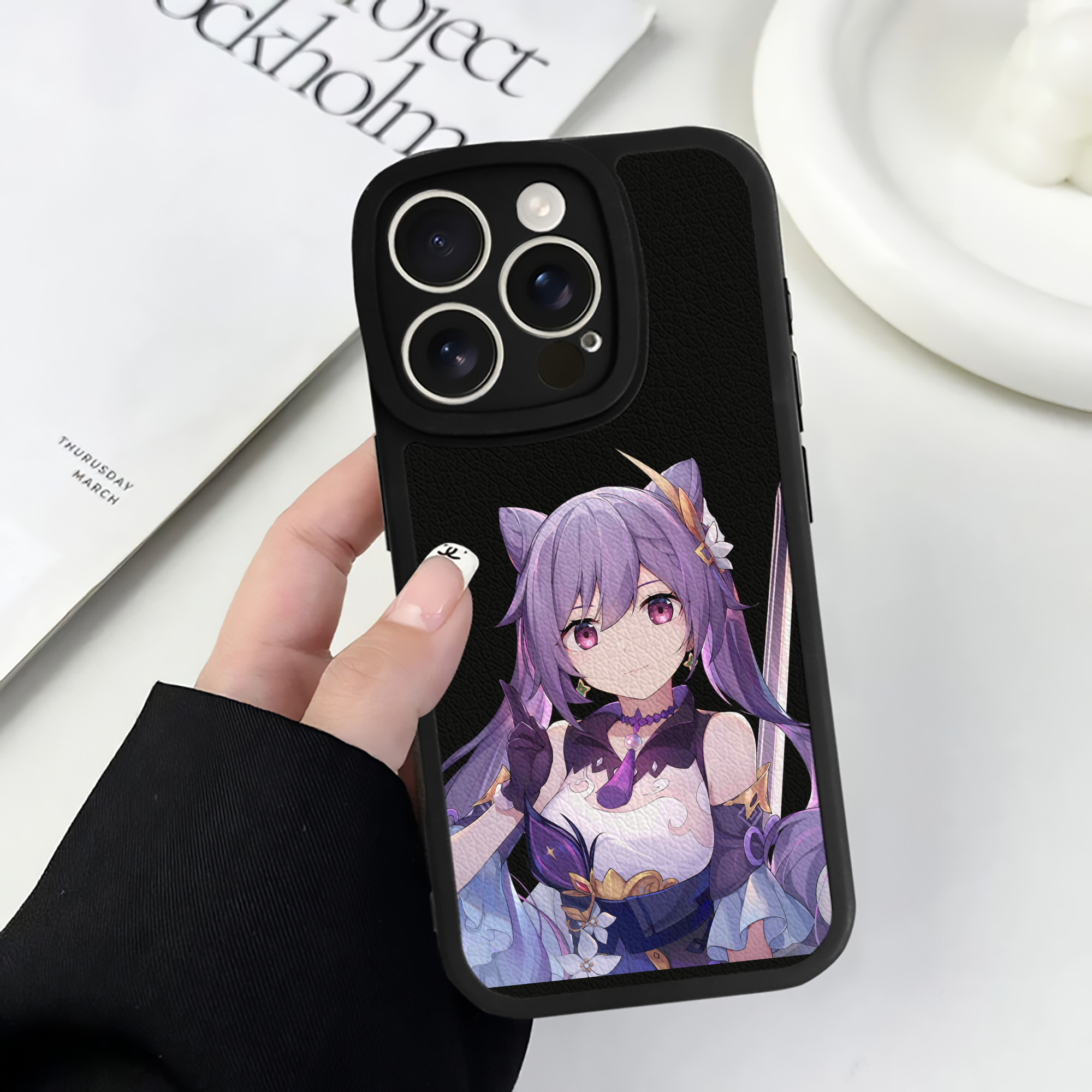 げんし神 刻晴 こくせい genshin Kokusei 【iPhone 16シリーズ対応】シリコンスマホケース（レザー調） 材質：シリコン